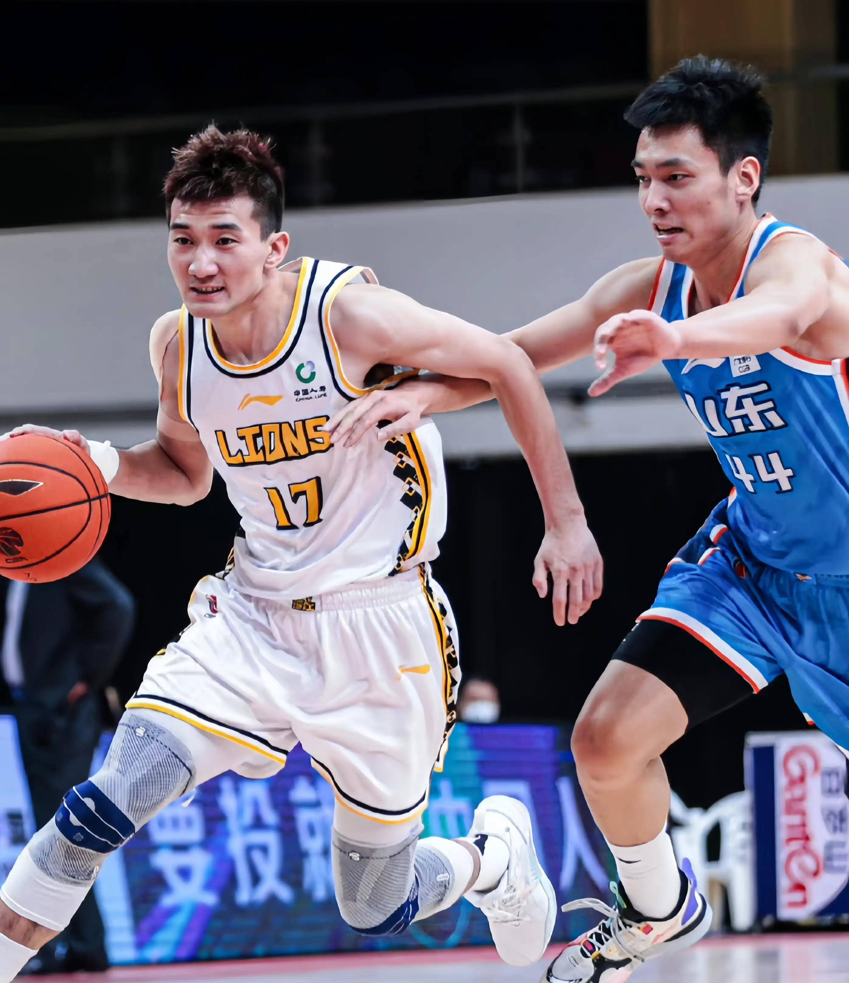 马丁内斯 马丁内斯